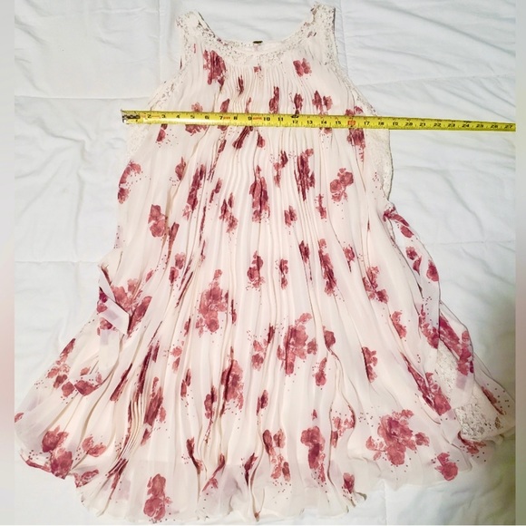 FREE PEOPLE Accordion Pleat Chiffon Dress Sz M - Picture 7 of 7